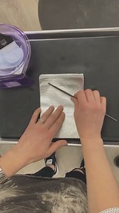 7.4K views · 37 reactions | JIC this trick hasn’t crossed your path YET!  @marinalantoshair “Are you like me and like your pop-up foils laid out? Here is a simple trick how to make it easy to pick each one. Gently glide your foil comb across the corner of the foil and bam, you got a spot to grab. Foils by @styletekbeauty avail at www.hairbrained.pro | Hairbrained | Facebook