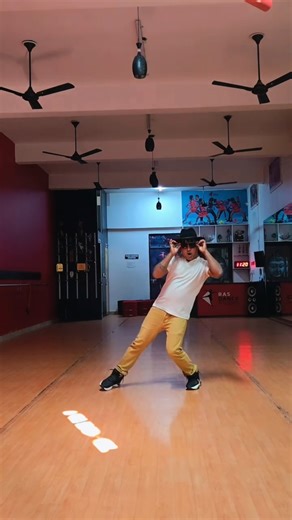 Half window Down #youtube #dance #shortfeed #viral #dancer #choreography #foryou #explorepage #share