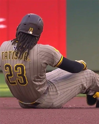 Fernando Tatis Jr. made sure to let J-Rod know after he reached safely on the double 🤣