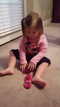 Bloom Children's Therapy: Autism Video Modeling: Take Off Socks