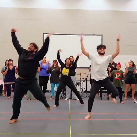 That Bhangra Empire X FBC Collab! Straight fire! #bhangraempire #bhangraworkshop #symmetry