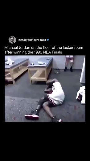 Michael Jordan was famously photographed lying on the locker room floor after winning the 1996 NBA Finals. In the emotional moment, he is seen clutching the game ball while crying, overcome with emotion. The victory was especially significant as it marked his first championship win since returning from his first retirement, and it was on Father’s Day, just three years after his father’s tragic murder. | History In Pictures