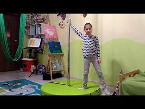 Pole Dance for beginners: Learning Basic Pole Dancing Moves - Pole Step
