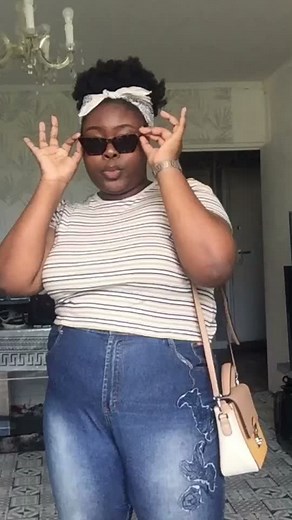 Hi i'm #kimkardashian 😭😂😂 un sac vreumentttt 😂😂❤️😁 #humour #rire #funny #viral #kimkardashianwest #dance #danse #challenge #tendance #trending