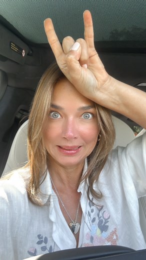 2.7M views · 50K reactions | Ni que fueras monedita de oro … #trend #AdamariLopez #maluma #fun #humor #diversión | Adamari Lopez | Facebook