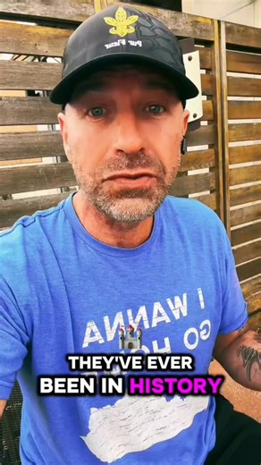 🎥 10 Popular Kids’ Foods That Contain Roundup Weed Killer! You’re feeding your kids what you think are “safe” foods—Cheerios, Goldfish, Ritz Crackers—but did you know these popular brands are laced with glyphosate, the active ingredient in Roundup weed killer? Why does this matter? Glyphosate doesn’t just kill weeds. It destroys the delicate balance of your child’s gut, where 80% of the immune system lives. When consumed, glyphosate: ⚠️ Disrupts gut bacteria – Weakening immunity and increasing 