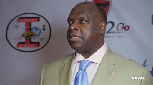 Dexter Manley won two Super Bowls in the NFL with Washington. The National High School Football Hall of Fame honored him for his prep days at Yates High School. | Sports Stars Of Tomorrow