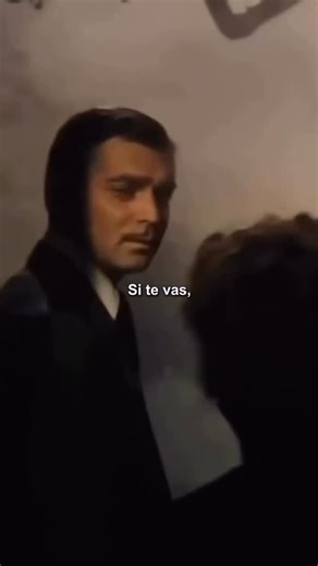 Mauricio Gonzalez M on Instagram: "En la escena final, Rhett no se va porque dejó de amar a Scarlett, sino porque se cansó de amar solo. Ella pasó toda la historia confundiendo amor con control, deseo con validación y pareja con posesión. Usó a Rhett como refugio, pero nunca como elección consciente: siempre fue el segundo, el que esperaba, el que sostenía. Cuando Scarlett por fin dice “te amo”, ya no es amor maduro, es miedo a perder. Rhett lo entiende y se va porque amar a alguien emocionalmen