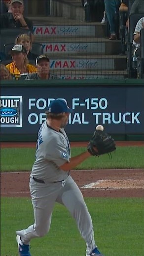 Clayton Kershaw Catches a 111 mph Line Drive Hit Right at Him!