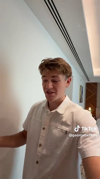 It’s like a maze in here😂