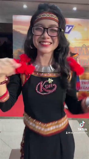 cốc cốc cốc....😆😆😆#kenhbeanniethienkim #cosplay