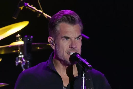 Everlast Discusses His New Album, Reflects on His Legacy   Confronts Those Who Want Him to Keep Politics Out of Music – Interview - NewsBreak