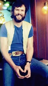 “Help Me Make It Through the Night” 1970 started when Kristofferson conceived the first line of the tune. That's all he had for some time, but the inspiration for the rest of it came while he was working as a helicopter pilot for an offshore oil rig in the Gulf of Mexico. | Legendary Country Home