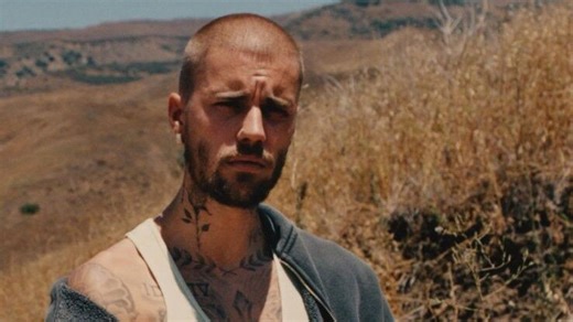 Justin Bieber tells fans everything hurts after painful rib injury