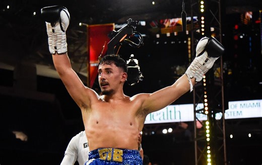 What is YouTuber-turned-boxer AnEsonGib's boxing record?