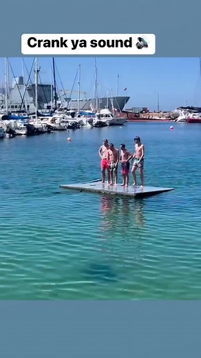 Here’s me commentary on an otter rampaging 🔊 | Ozzy Man Reviews