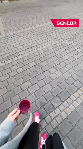 Te is látod...? ☕ 😴💭 Van az a szint, amikor a kávé olyan finom, hogy már szinte mindenhol megjelenik – még álmodban is. Espressóra vágysz? Vagy egy olyan cappuccinóra, amitől még a baristák is elismerően bólintanának? Akkor ideje felébredni – a tökéletes kávé már ott vár a konyhapulton! Persze csak akkor, ha van otthon SES 9350CH kávéfőződ. 👀☕ https://bit.ly/automata-kavefozo-ses-9350ch | Sencor Magyarország