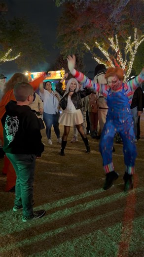 Horror dance party! #halloween #horrorfan #chucky #brideofchucky #halloweencostume