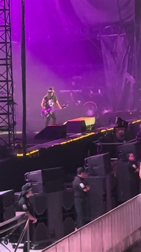 Guns N Rose live in San Diego #90s