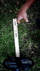 Ésta es la profundidad del Detector de Metales Simplex, en prueba de aire con una moneda de 3 cm de diámetro. Definitivamente éste es el detector de Metales con la mejor relación entre precio y prestaciones 😱💥❤️🧑‍🦯💰. Ven por el tuyo, te lo enseñamos a manejar. 🇨🇴🇨🇴. #detectoresantioquia #divisioncolombia #ivancalle #deteccion #metal #Metales #DetectoresColombia | Detectores Antioquia