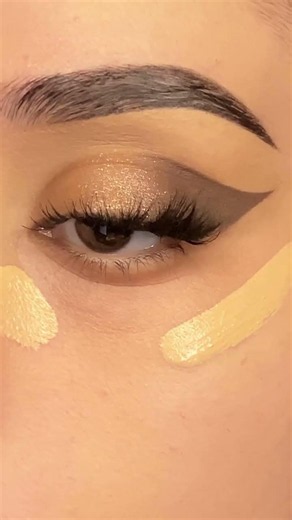 Soft Golden Shimmer Eye Look#Luxury Golden Eye Makeup with Shine #makeupinspiration