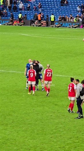 #bethmead #womensfootball⚽️👀 #nickylightbulbseli7🙈 #alessiarusso #niamhcharles