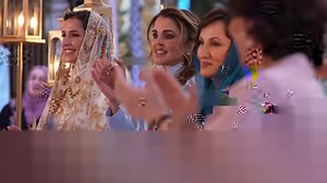 فخور بأن أشارك في حفلة حناء سمو الأميرة رجوى وأن أعيد توزيع وعزف هذا المزيج من الأغاني الشعبية الأردنية. الأردنيين رائعين! ونعم، جلالتها جميلة جدا 💫 الفيديو الكامل على يوتيوب Proud to be a part of Princess Rajwa’s henna night, where I had the opportunity to rearrange and perform this Jordanian Mazeej of folk songs. Jordanian people are simply amazing and yes, her majesty @queenrania is so beautiful.💫 Piano | Arrangement: Lucas Sakr Vocals: Zain Awad | Nidaa Charara | Diana Karazon Bass: Makram