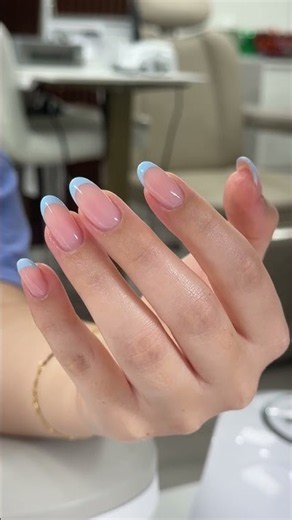 A Polished Builder Gel Manicure Finish for Modern Tampa Style