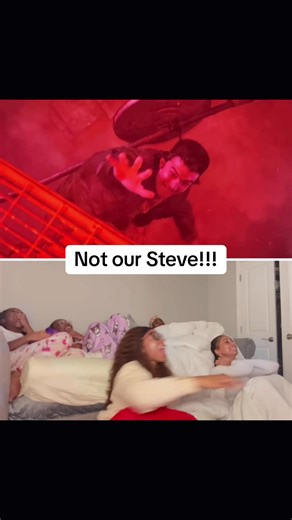 We protect Steve in this household 😭 #strangerthings5 #reaction #strangerthingsfinale #fypシ゚viral #steve