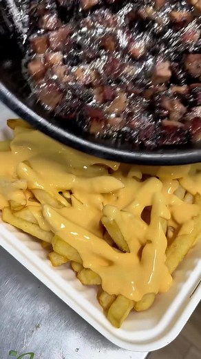 POV: You just discovered the ultimate cheat meal—slow-smoked brisket loaded fries. Crispy, cheesy, smoky, and downright addictive. Don’t say we didn’t warn you. 🔥🍟