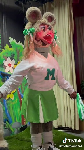 Reply to @erika.fx I love them so much! #mitzimozzarella #animatronic #animatronics #y2k #retro #nostalgia #nostalgic #vintage #showbizpizza #rockafireexplosionband #billybob #fivenightsatfreddy #fnaf #nightmarefuel #pizza #mouse #chuckecheese