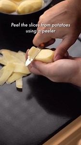 CRISPY POTATO CHIPS RECIPE WITH CHIPOTLE DIP. You will going to love these!! These SUPER crispy potato chips are so so goodd Also, try this out with that easy peasy instant chipotle dip! Ingredients used are- Potatoes-5-6 medium size Hot boiling water Cold ice water Oil for frying Salt and black pepper as per your taste For chipotle dip- Mayonnaise-1 Cup Red chilli powder, pizza seasoning- 1 Tsp each Ginger garlic paste- 1/2 Tsp Powdered sugar- 1 Tsp Salt to taste Vinegar- 1/2 Tsp A video direct