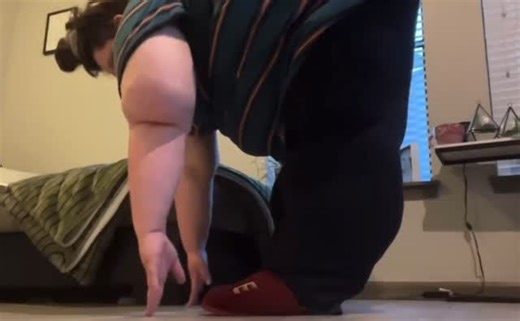 ApatheticfaxX on Instagram: "Amber showing us her wipeeen position 3 years ago #wipernowiping #washclothgate #wipey #amberlynnreid"