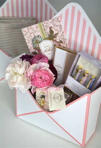 These adorable gift boxes from Amazon are the perfect, effortless way to show love this Mother’s Day — or gift them to anyone special! Packed with thoughtful little gifts, they’re a sweet reminder that a simple gesture can make someone’s whole day!❤️ The gift boxes I used are sturdy and better quality than expected! Everything I included inside the box was from Tjmaxx!✨ ~Nadia Gift boxes are linked below! https://a.co/d/gLMm3Yp | Take Them A Meal | Facebook