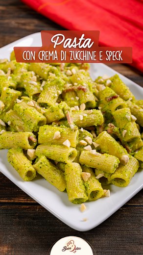 Vai alla ricetta 👉 https://www.fattoincasadabenedetta.it/ricetta/pasta-con-crema-di-zucchine-e-speck/ Pasta con crema di zucchine e speck 😊 Con un condimento cremoso e saporito, risolve in poco tempo un primo per tutti i giorni o anche per le occasioni speciali ❤ | Fatto in casa da Benedetta