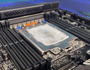 what 2 years in an LTT editor's PC does to a mf: | Linus Tech Tips