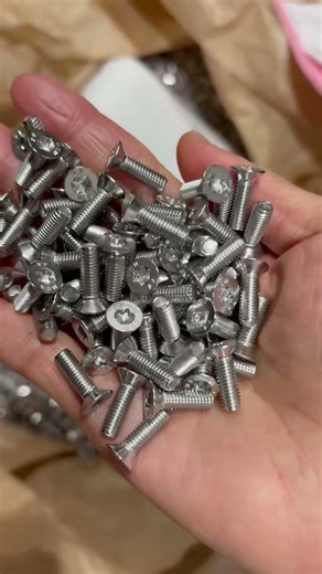 machine screw is ready for packing