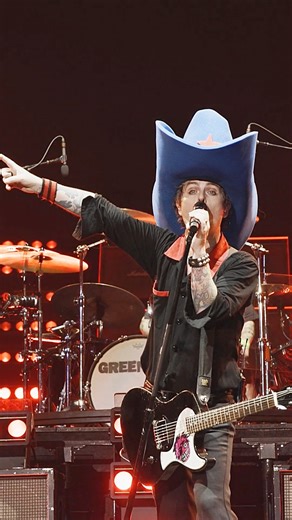 Well, you know what they say, when in Texas... 🤠🎥 Ryan Baxley | Green Day