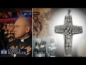 La croce di Bergoglio col simbolo dei Rosa+Croce. "Tanto, chi se ne accorge?"