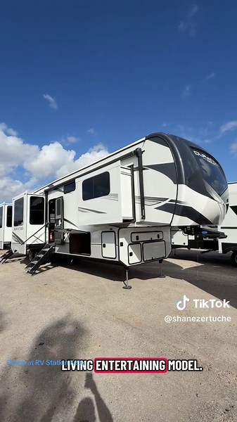 Luxury 2025 KZ Durango Gold 393MKF 5th Wheel for Sale