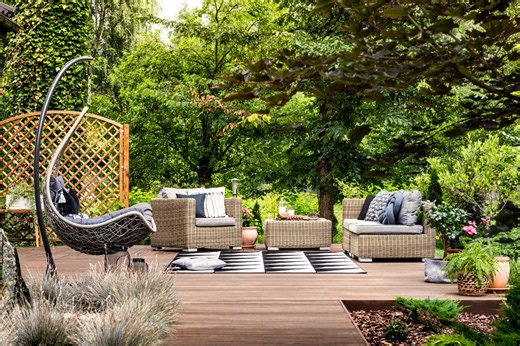 J'ai trouvé ces dalles Action à 7 euros, et j'en ai profité pour refaire le revêtement de ma terrasse, le résultat est bluffant