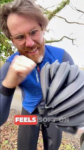 A Flat Pack Bicycle Helmet for Ultimate Convenienc