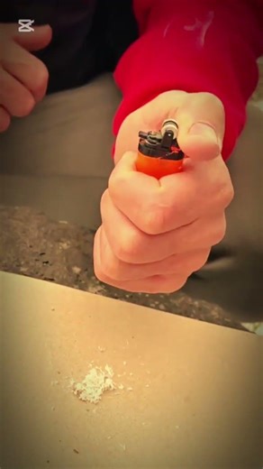 How to make a fire by apple peels #survival #bushcraft #creativesurvival #outdoors #outdoorwork