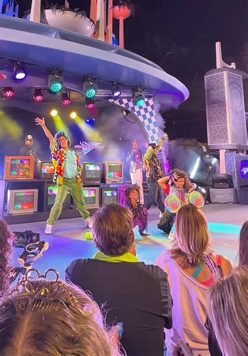 Disneyland brought back Videopolis dance party for Disneyland After Dark 70 Years of Favorites! The original event took place in the 1980s in the Fantasyland theatre with a DJ and music videos