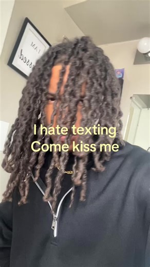 Say Goodbye to Texting: Let's Kiss Instead!