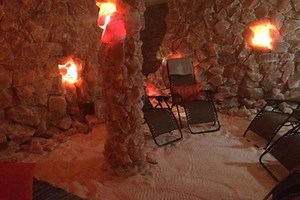 Allergy and asthma sufferers seek relief at Bethesda, Md. salt cave