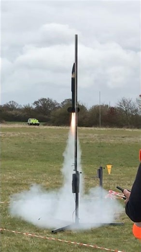ULTRA-FAST Model ROCKET Launch! #modelrockets