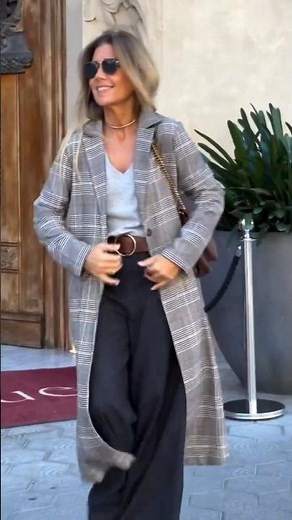 Gabardina Príncipe de Gales, Palazzo Antracita y Cinturón Argolla: El OOTD Perfecto #fashiontrends