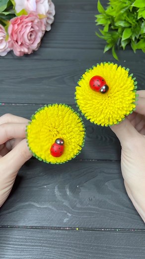26K views · 401 reactions | DIY Spring Flowers #craft #tutorial #handmade #diy #easycraft | VIKI Studio DIY | Facebook