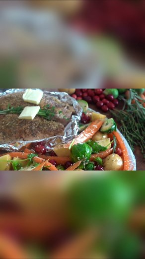 A turkey dinner made right in the Blackstone pizza oven! BlackstoneBetty shows us all her tips and tricks to make the most delicious turkey sheet pan dinner! Watch the full episode here: https://youtu.be/zDuCaxUqhUg #BlackstoneGriddle #GriddleNation #BlackstoneGriddleNation #GriddleCooking #FlatTopGrill #FlatTopGriddle #FlatTopCooking #GriddleCooking #OutdoorCooking #Turkey #TurkeySheetPan #BlackstonePizzaOven #PizzaOven #Thanksgiving #ThanksgivingDinner | Blackstone Products